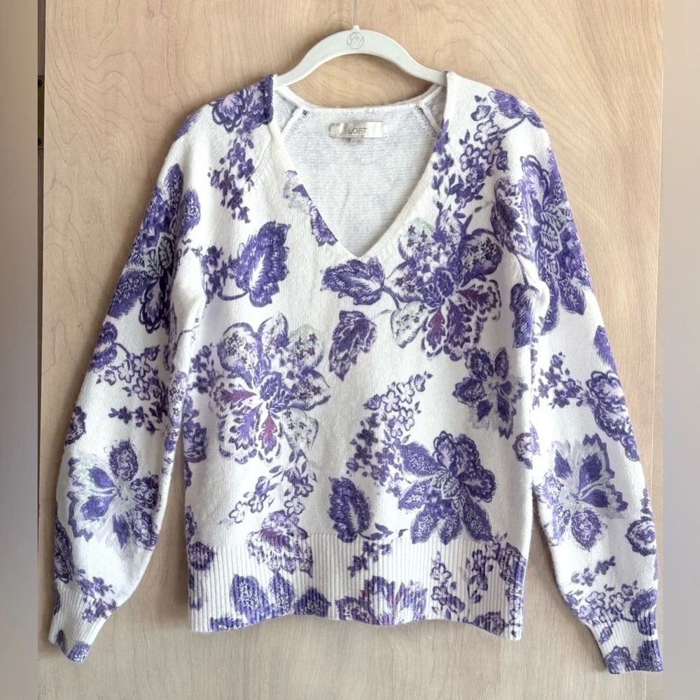 LOFT Floral V-Neck Sweater Purple Off-White Cotton Blend Long Sleeve Women’s Sm